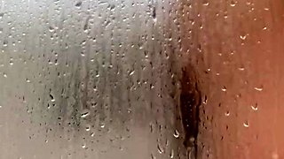 Big boob brunette masturbates on webcam