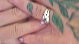 Fur Coat White Laced Squirting Video