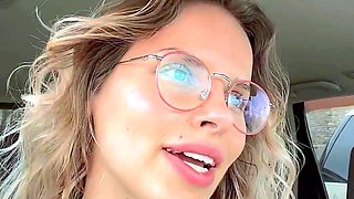 Amateur Webcam Cute Teen Plays Solo with Big Dildo