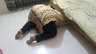 My Stepmother Got Stuck Under the Bed Then I Fuck Her Comfortably - and I Give Something Behind