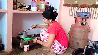 Aunty in a school uniform gives a wild experience