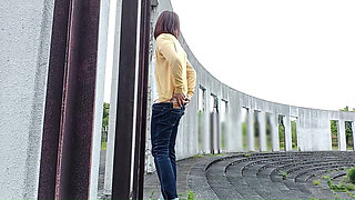 Outdoor Exposure in Ultra-low-rise Jeans