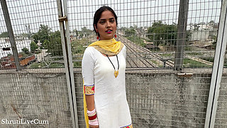 After returning from the market, the beautiful village bhabhi started teasing me Hindi Dirty talk ShrutiLiveCum