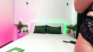 Amateur Webcam Chick Masturbates On Webcam More at