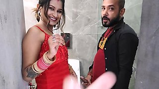 Bathroom blowjob for a big dick by a hot Desi girl