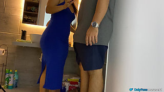 Full Customer Service Ends in Hard Fucking and Cum for Not Paying