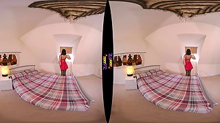 Big ass brunette MILF amateur in sexy black pantyhose