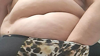 Looking to Put Fingers in Wet Vagina