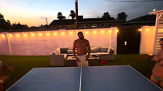 Amateur hottie fucked outdoor in public