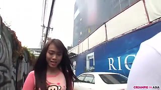 Little Asian girl gets creampied by sex tourist