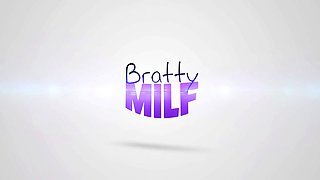 Slimthick Vic – Hot Bigtit MILF Stepmom Rides Stepson After Oily Massage