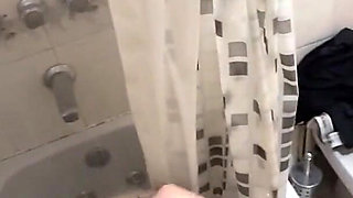 Blowjob in the Shower (home Video)