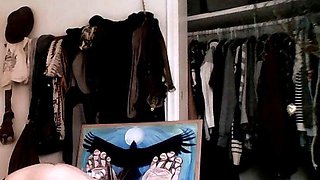 Hot amateur webcam teen masturbates for their fans