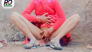 Desi Village Bhabhi Saree Fingering And Boobs