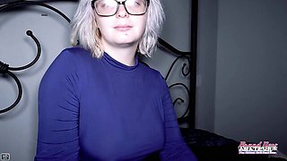 Pretty Annie Archer at rimming scene